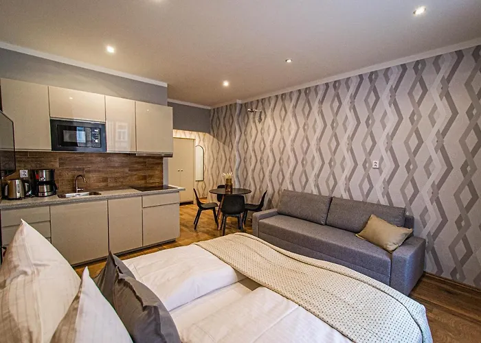 Cozy In The Main Center Апартаменты *