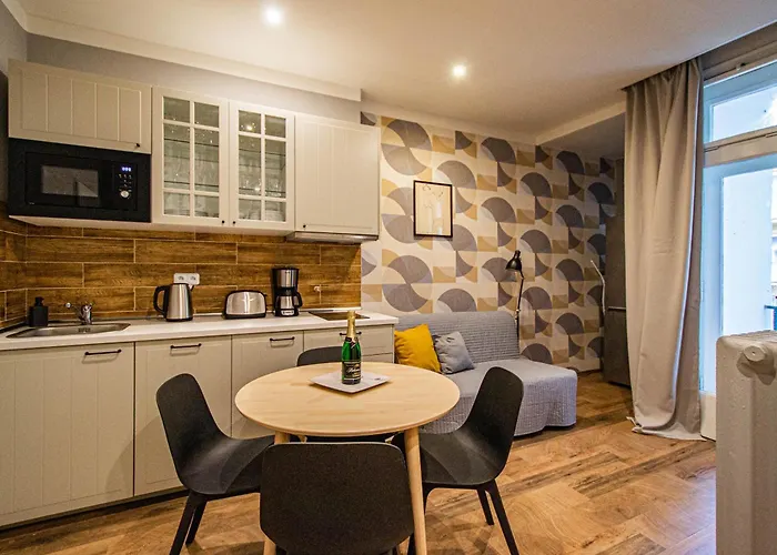 Cozy In The Main Center Апартаменты